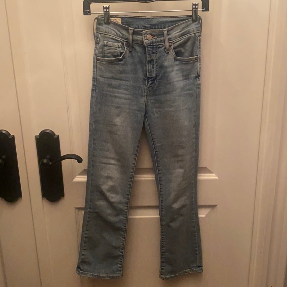 LEVIS cropped flare jeans